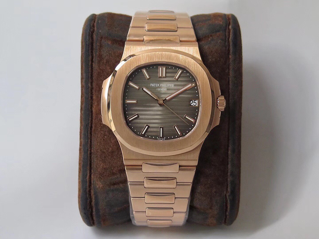 Patek Philippe Nautilus 18 K Rose Gold -1:1 Superclone