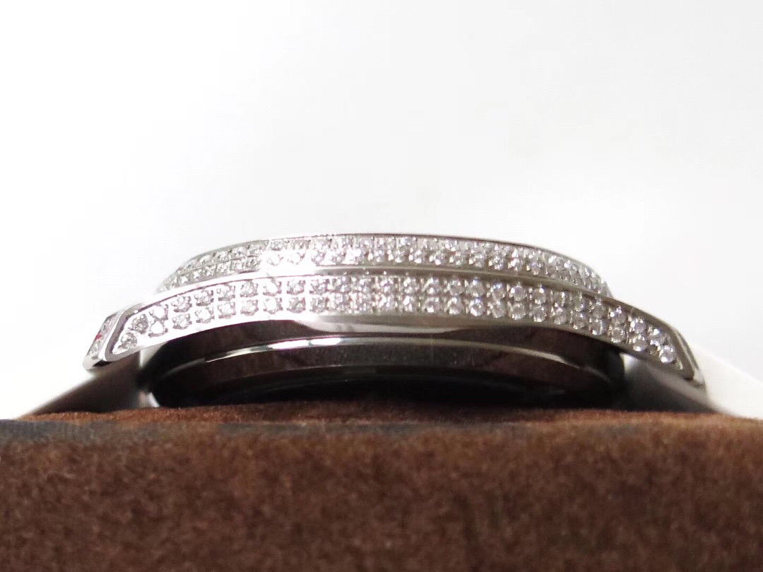 Patek Philippe Aquanaut with Diamonds Encrusted Casing-1:1 Superclone