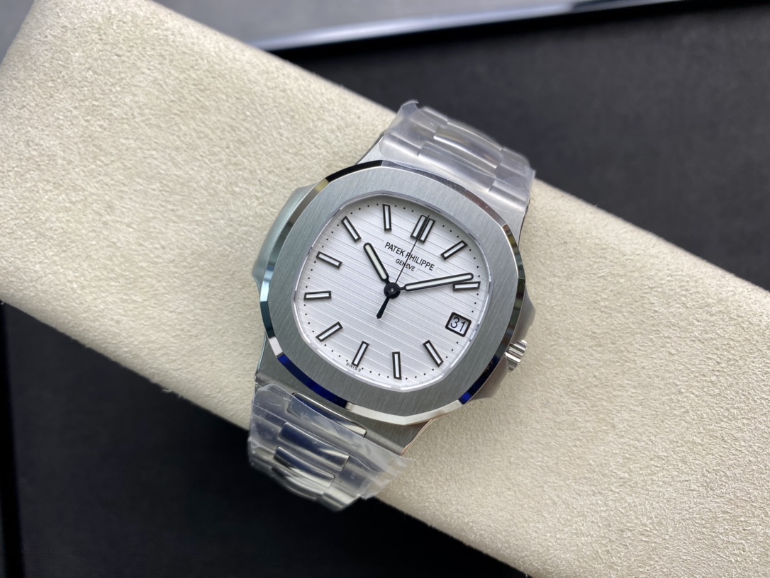 Patek Philippe 5811G Nautilus