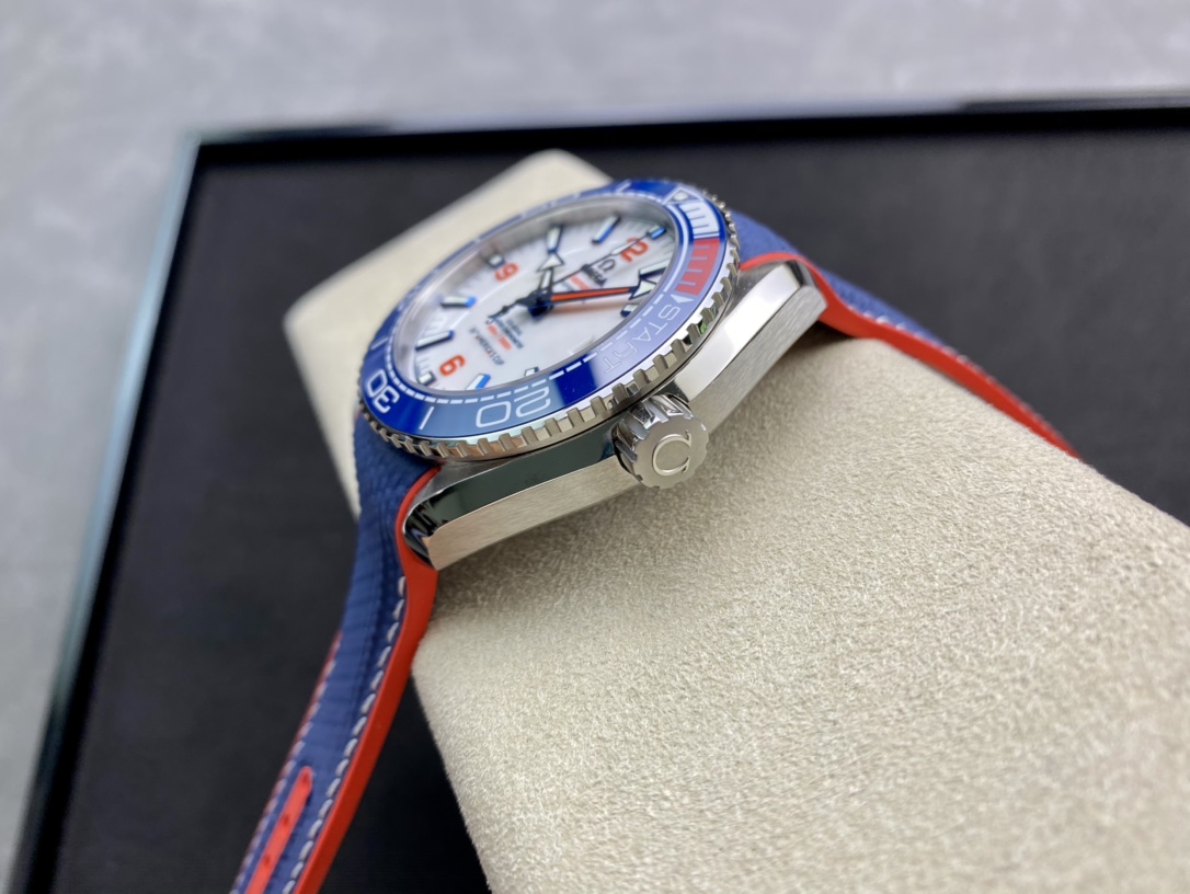 Omega Seamaster Diver 300M America's Cup Edition