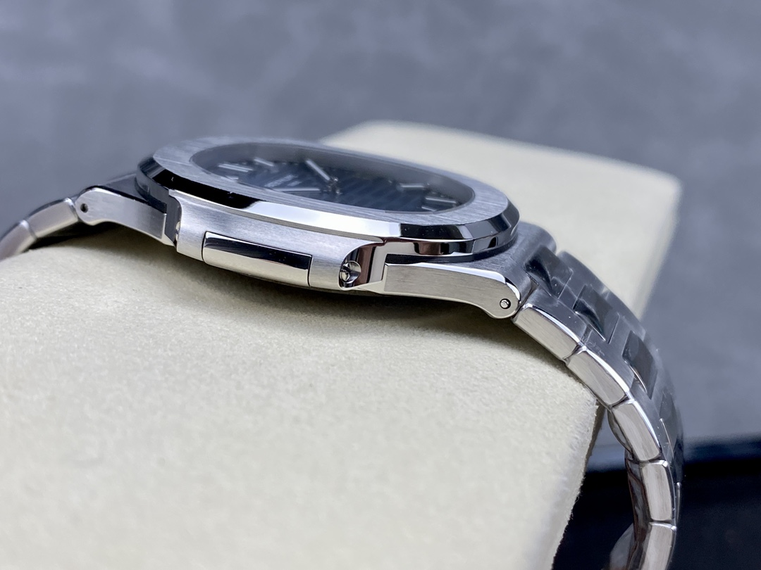 1:1 Superclone Patek Philippe 5811G Nautilus