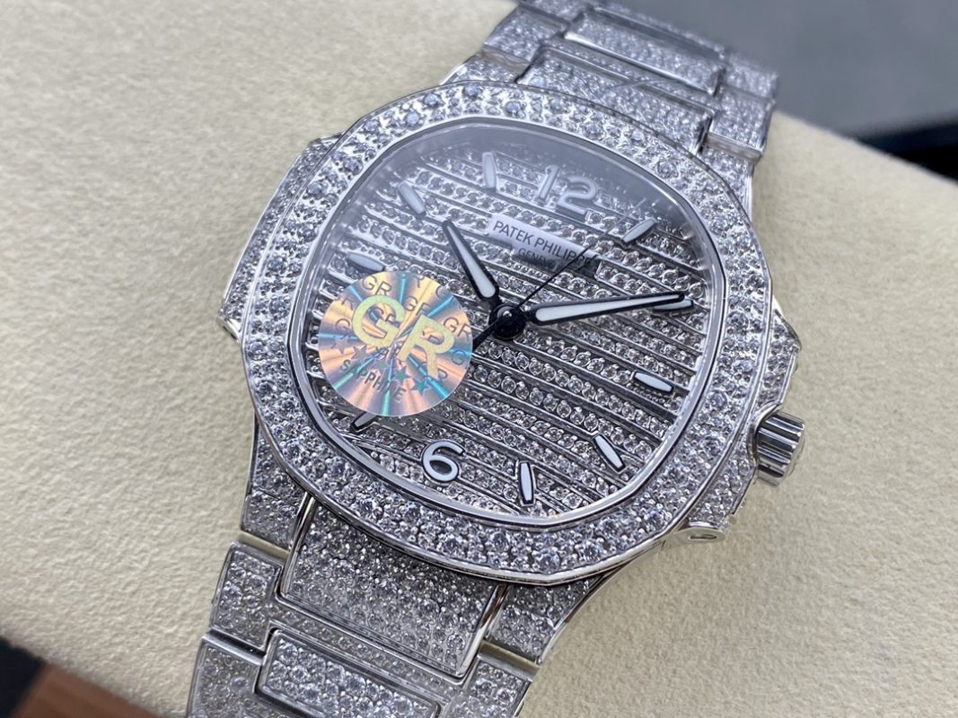 Customized Patek Philippe Aquanaut 7118/1450R-0011