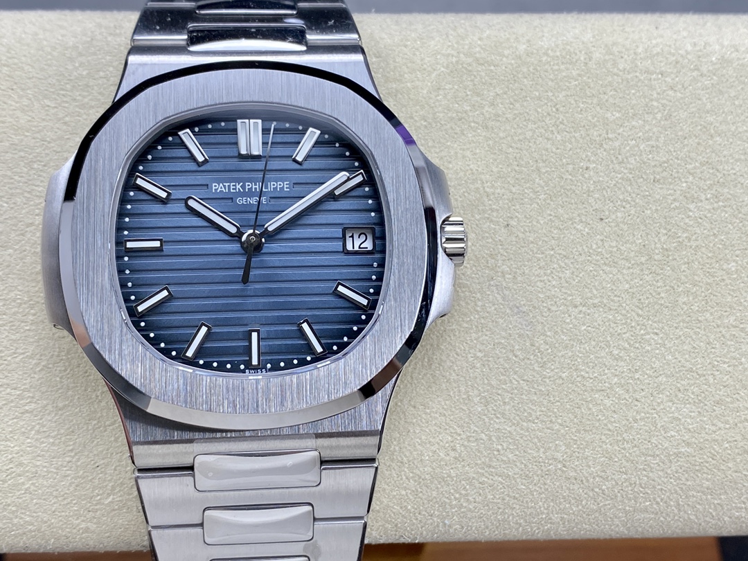 1:1 Superclone Patek Philippe 5811G Nautilus