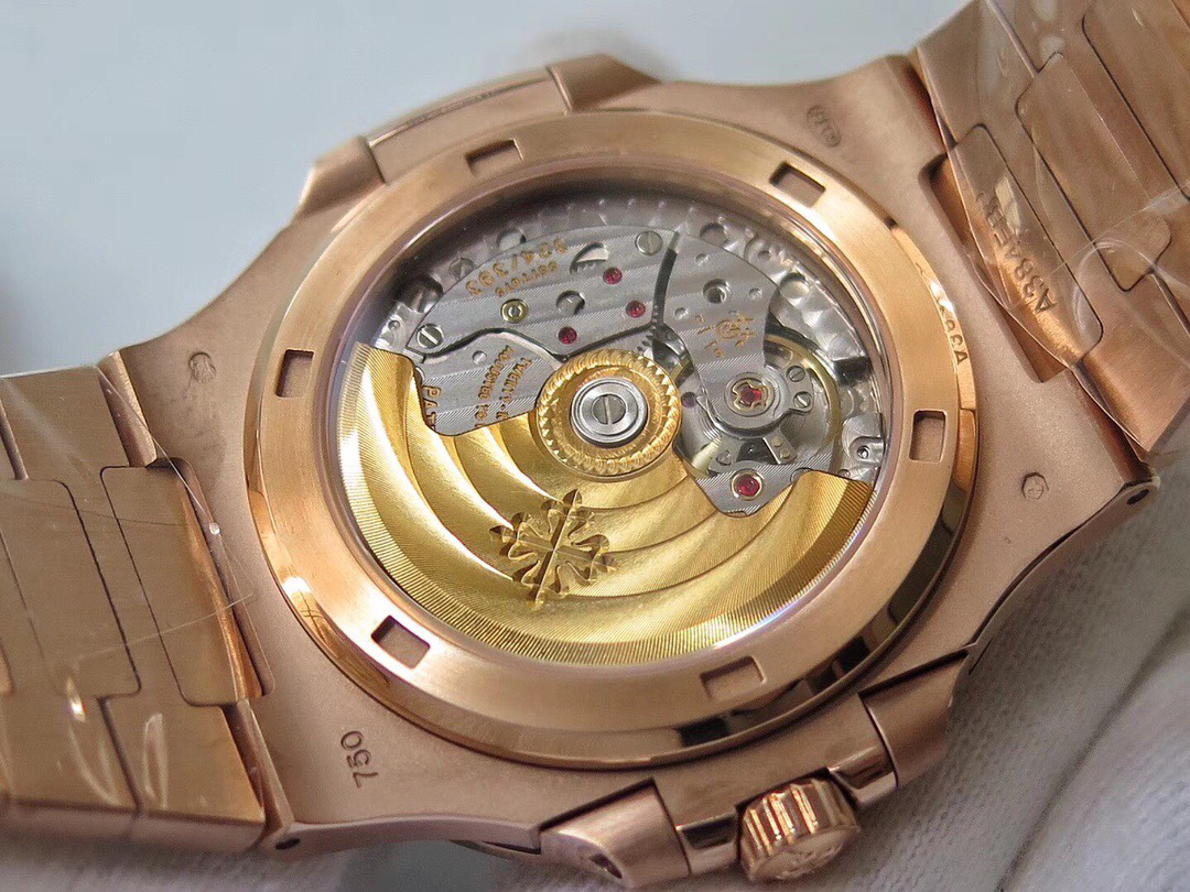 Patek Philippe Nautilus 18 K Rose Gold -1:1 Superclone