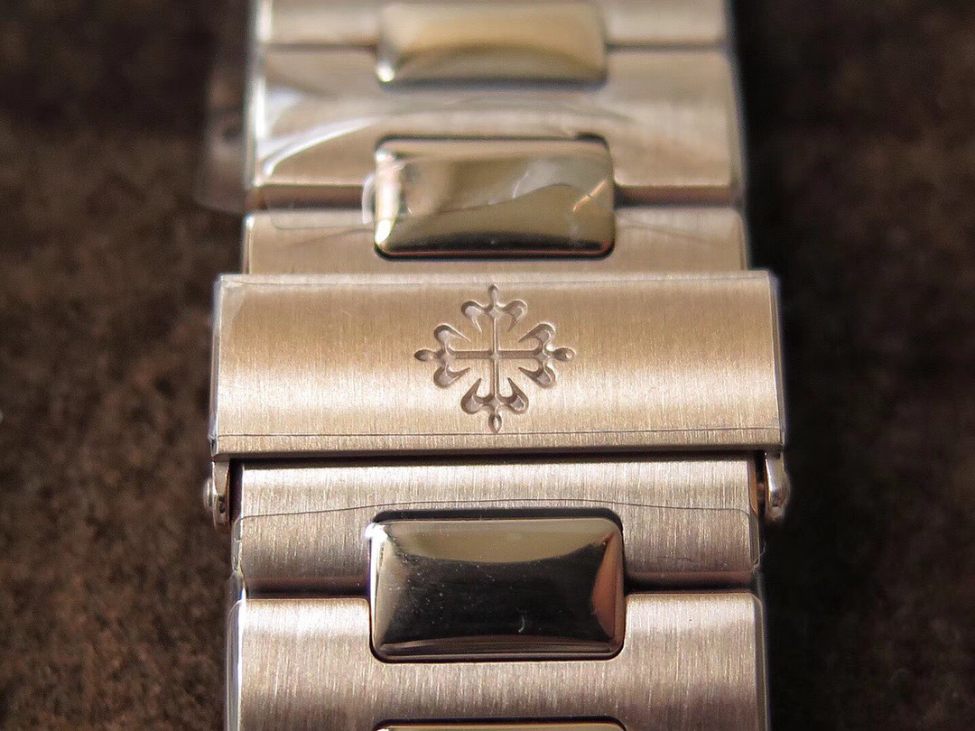 Patek Philippe Nautilus 18 K Rose Gold -1:1 Superclone