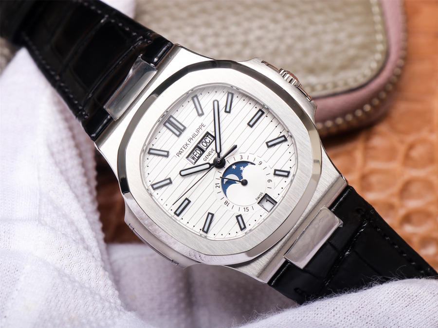 1:1 Superclone Patek Philippe Nautilus 5726/1A-010