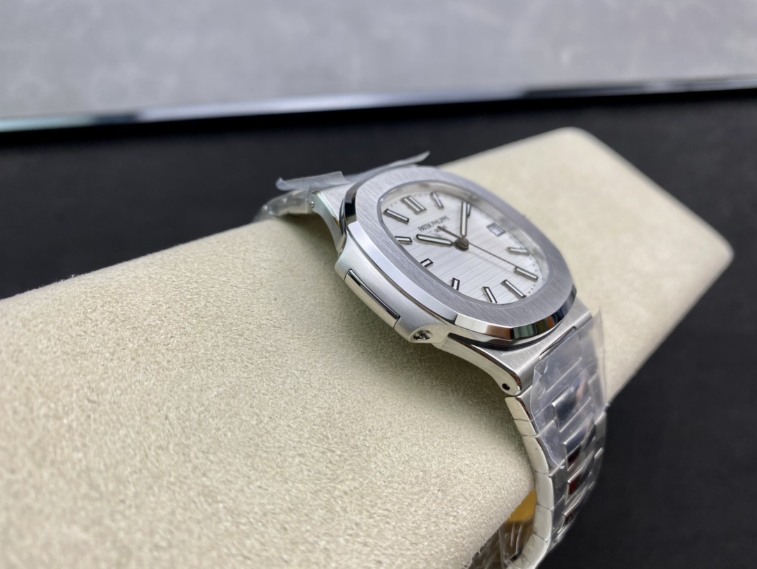 Patek Philippe 5811G Nautilus