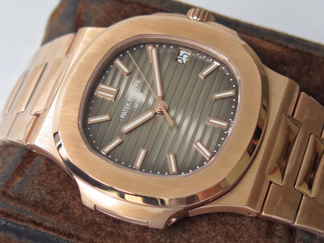 Patek Philippe Nautilus 18 K Rose Gold -1:1 Superclone