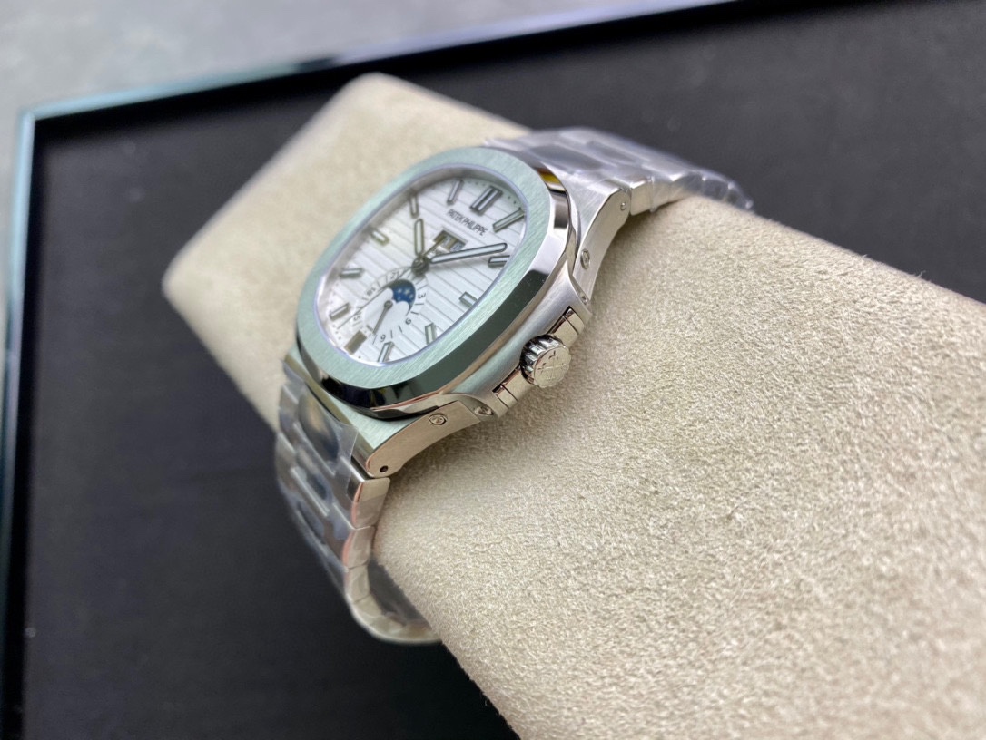 Patek Philippe Nautilus Annual Calendar 5726