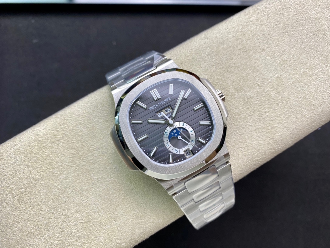 1:1 Superclone Patek Philippe Nautilus Annual Calendar 5726