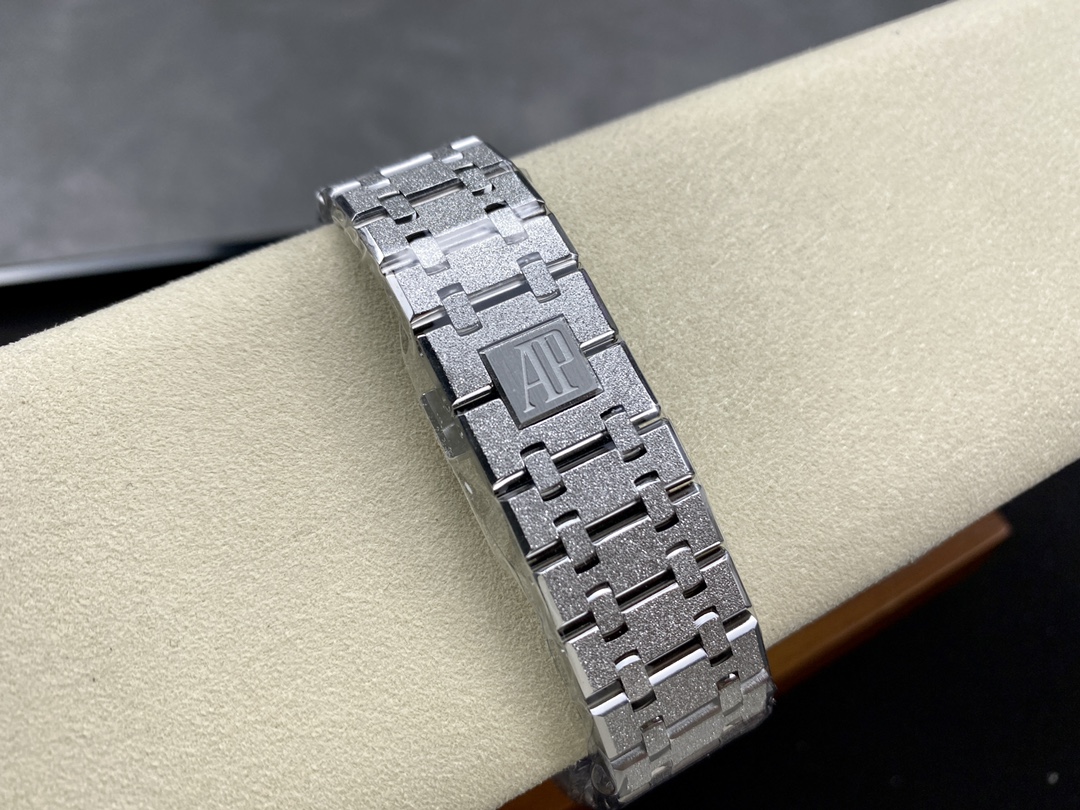 Audemars Piguet Royal Oak Frost 15410