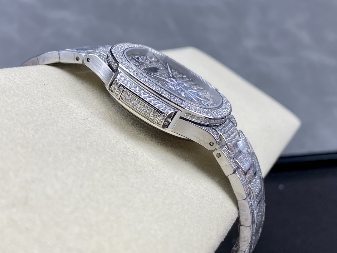 Customized Patek Philippe Aquanaut 7118/1450R-0011
