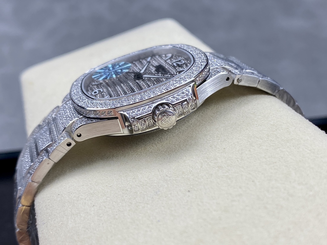 Customized Patek Philippe Aquanaut 7118/1450R-0011