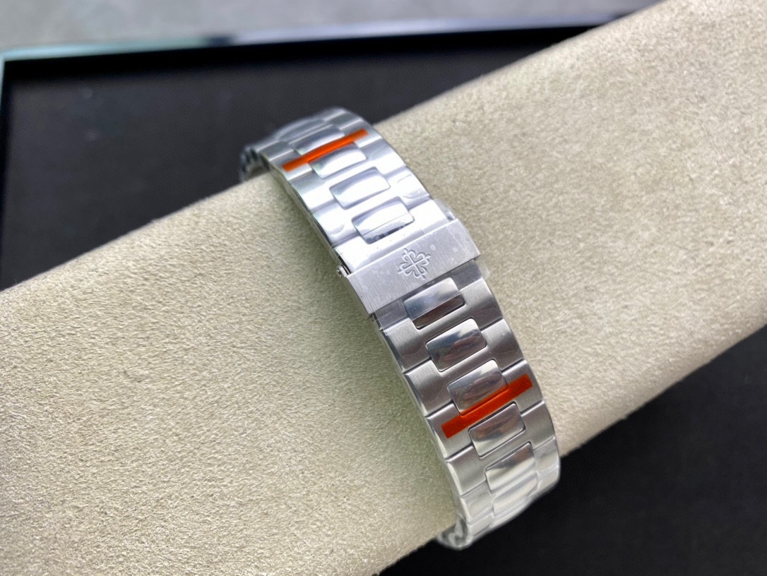 Patek Philippe Nautilus Annual Calendar 5726